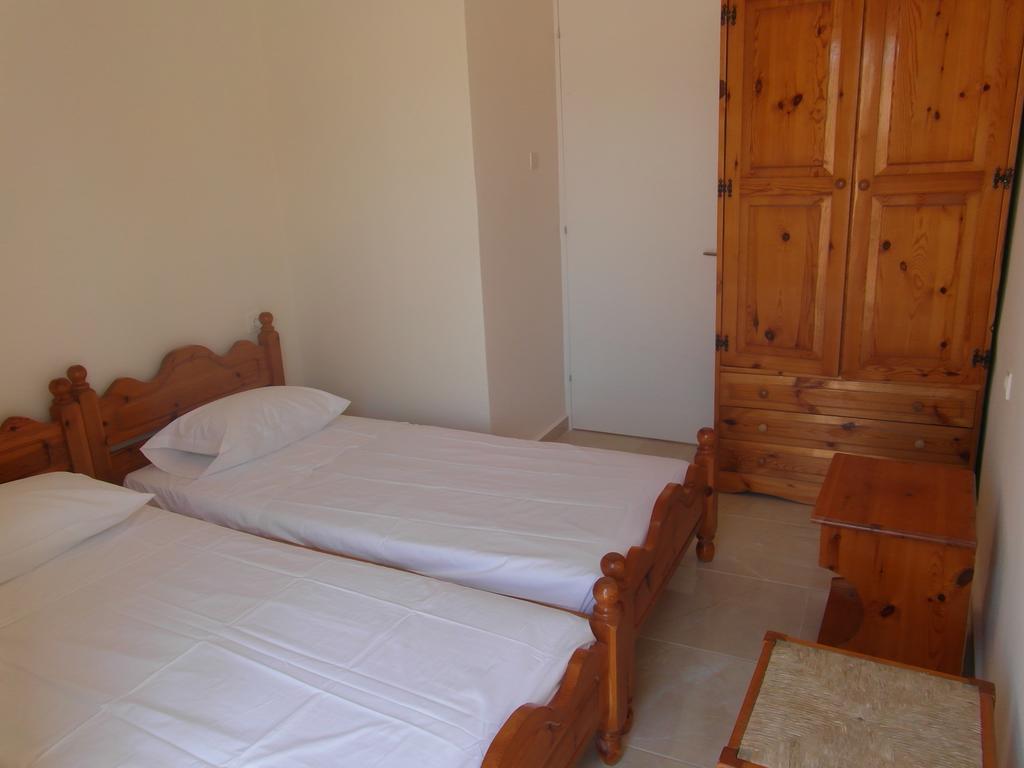Mina Apartments Карпатос Екстериор снимка