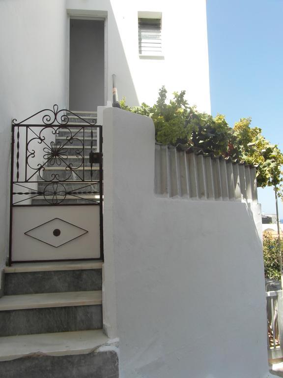 Mina Apartments Карпатос Екстериор снимка